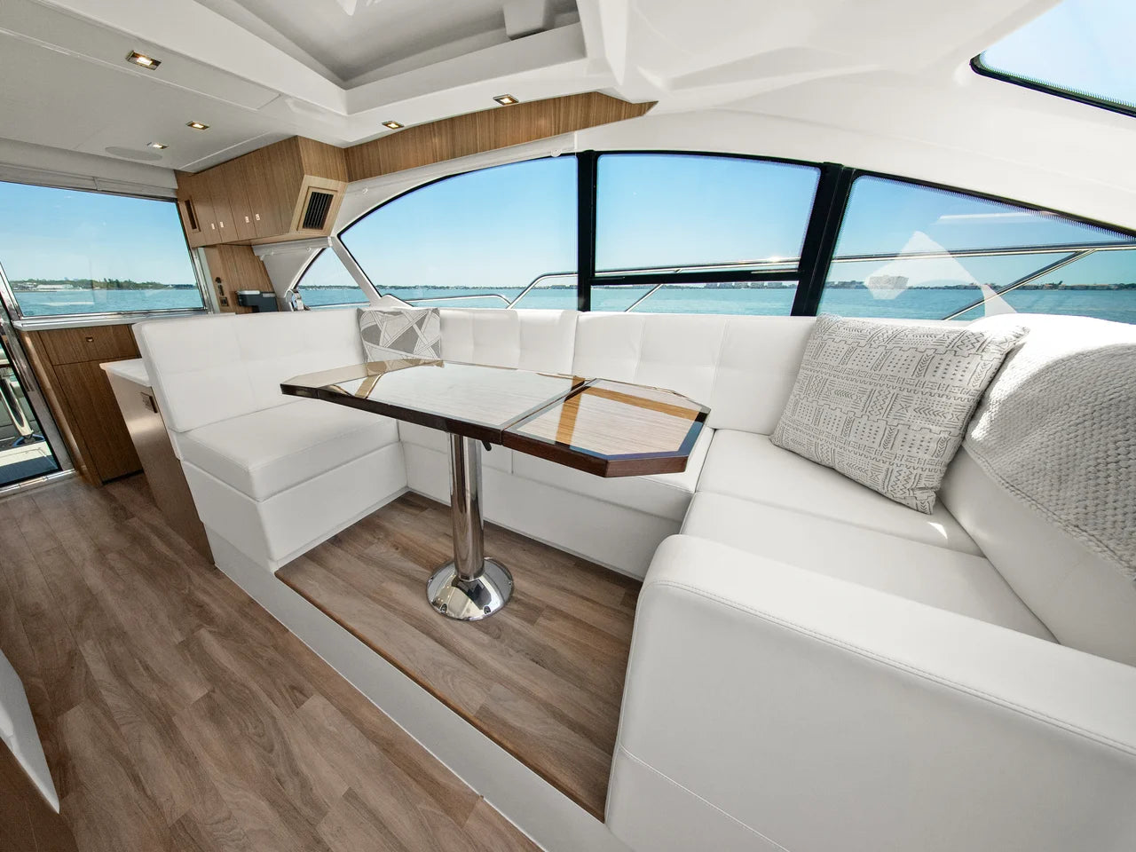 2025 Cruisers Yachts 50 Cantius 50.0 feet, St. Petersburg, Florida #45