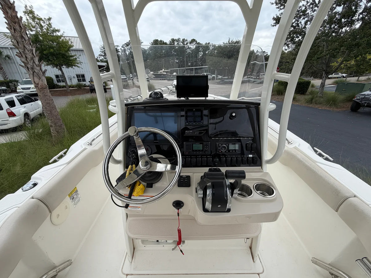 2018 Boston Whaler 230 OUTRAGE 23.0 feet, Charleston, SC #11