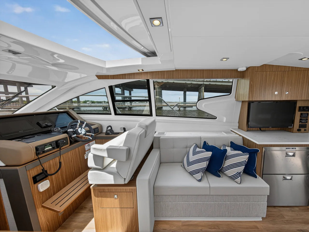 2026 Cruisers Yachts 46 Cantius 46.0 feet, Stuart, Florida #33