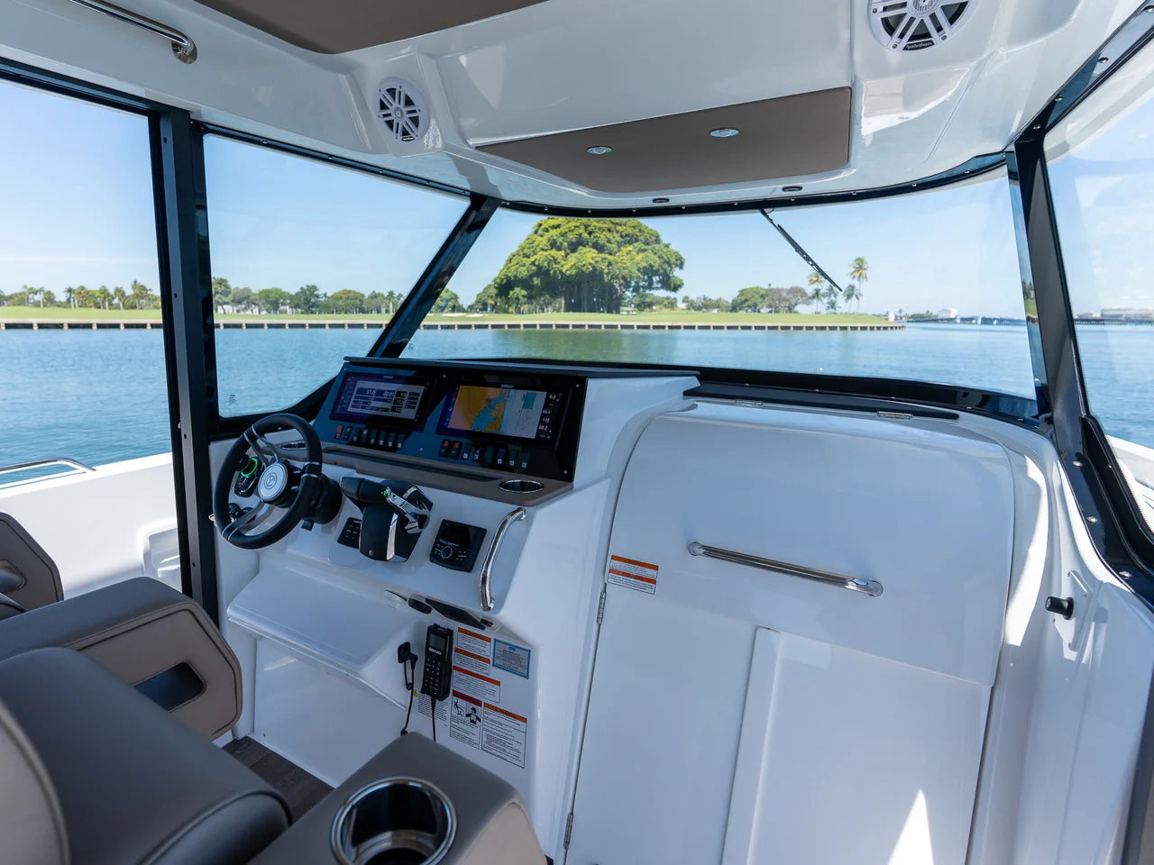2026 Cruisers Yachts 38 VTR EC 38.0 feet, Miami, FL #15