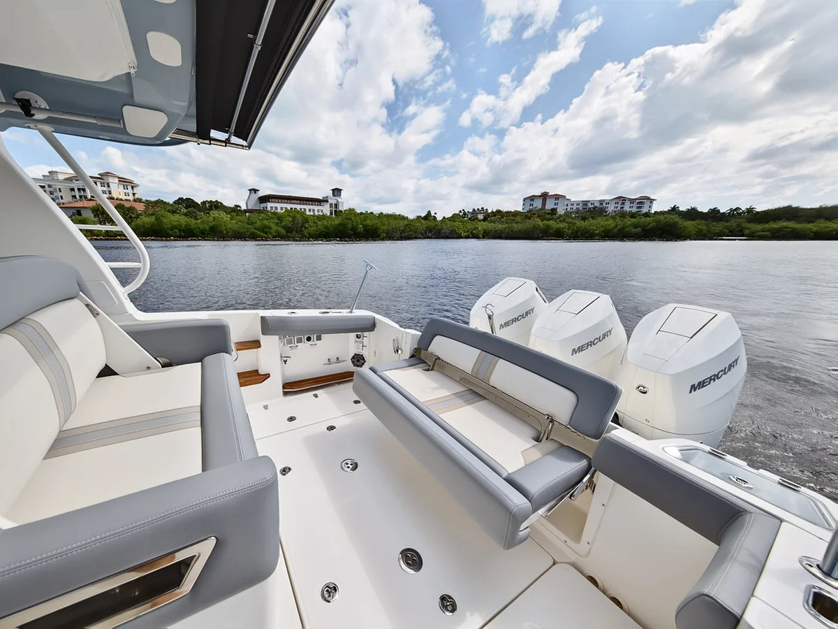 2025 Boston Whaler 350 REALM 35.0 feet, Stuart, Florida #39