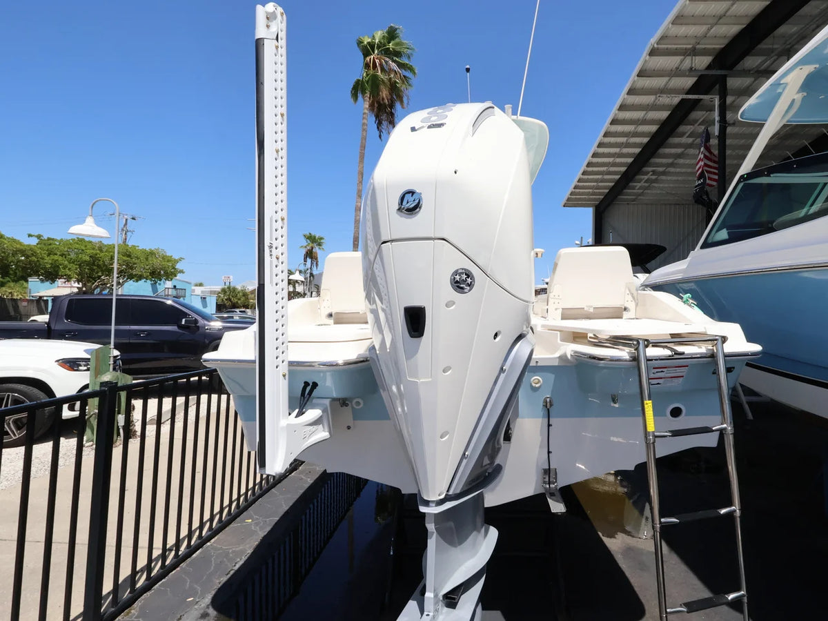 2027 Boston Whaler 250 Dauntless 25.0 feet, Naples, Florida #4