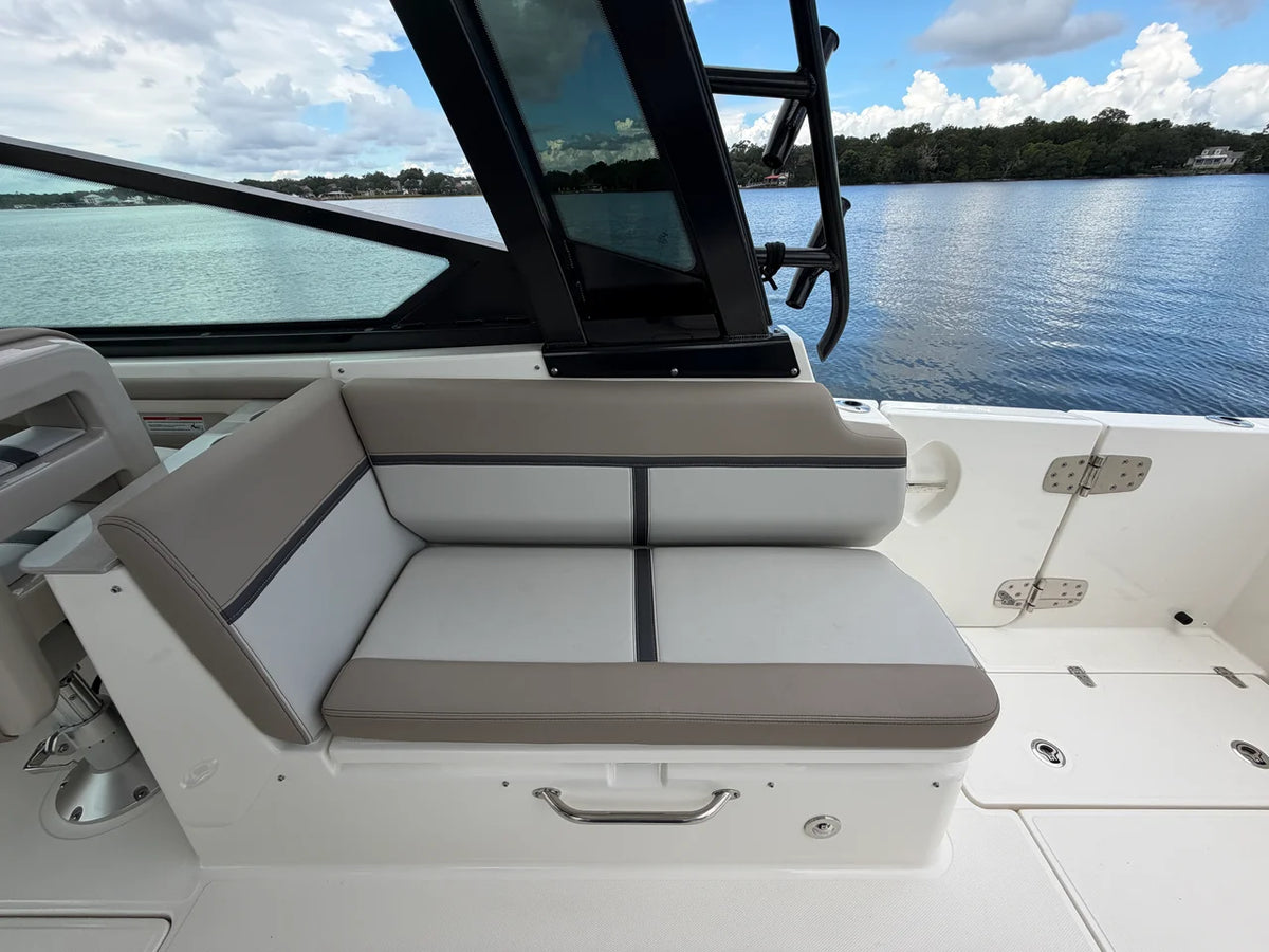 2026 Boston Whaler 330 Vantage 33.0 feet, Charleston, SC #24