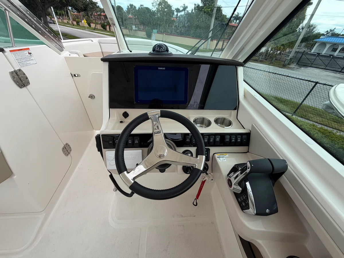 2027 Boston Whaler 280 Vantage 28.0 feet, Stuart, Florida #19