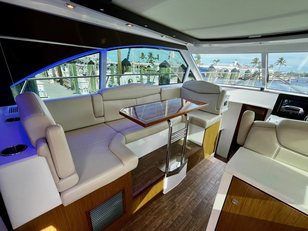 2015 Cruisers Yachts 41 CANTIUS 42.0 feet, Venice, Florida #18