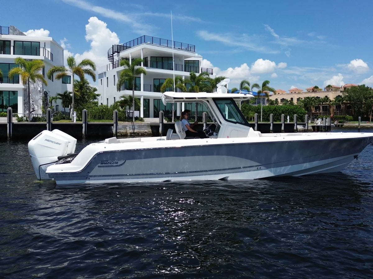 2026 Boston Whaler 330 Outrage 33.0 feet, Pompano Beach, Florida #3