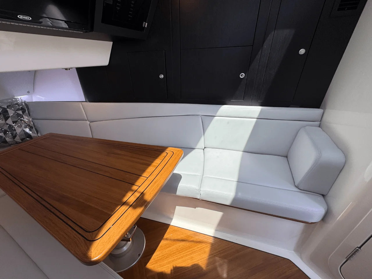 2025 Boston Whaler 380 Realm 38.0 feet, Huntington, NY #59