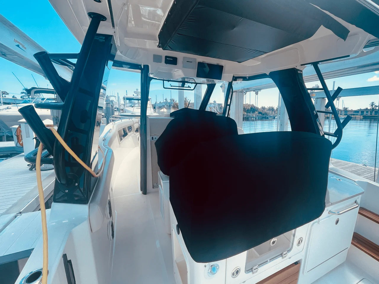 2023 Boston Whaler 350 REALM 35.0 feet, Stuart, FL #21