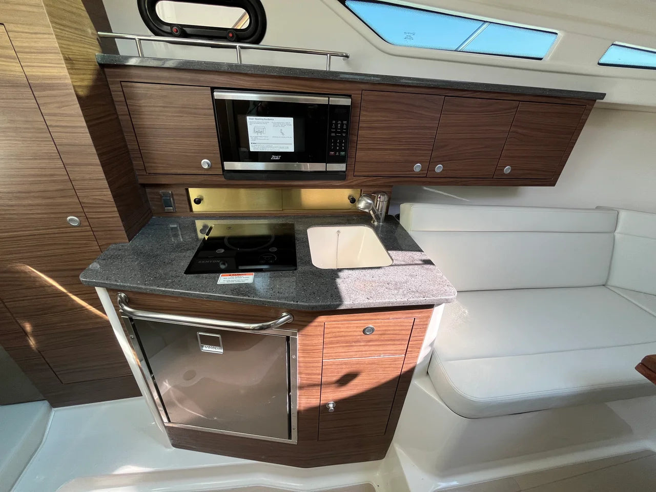 2026 Boston Whaler 325 Conquest 32.0 feet, Westbrook, Connecticut #43