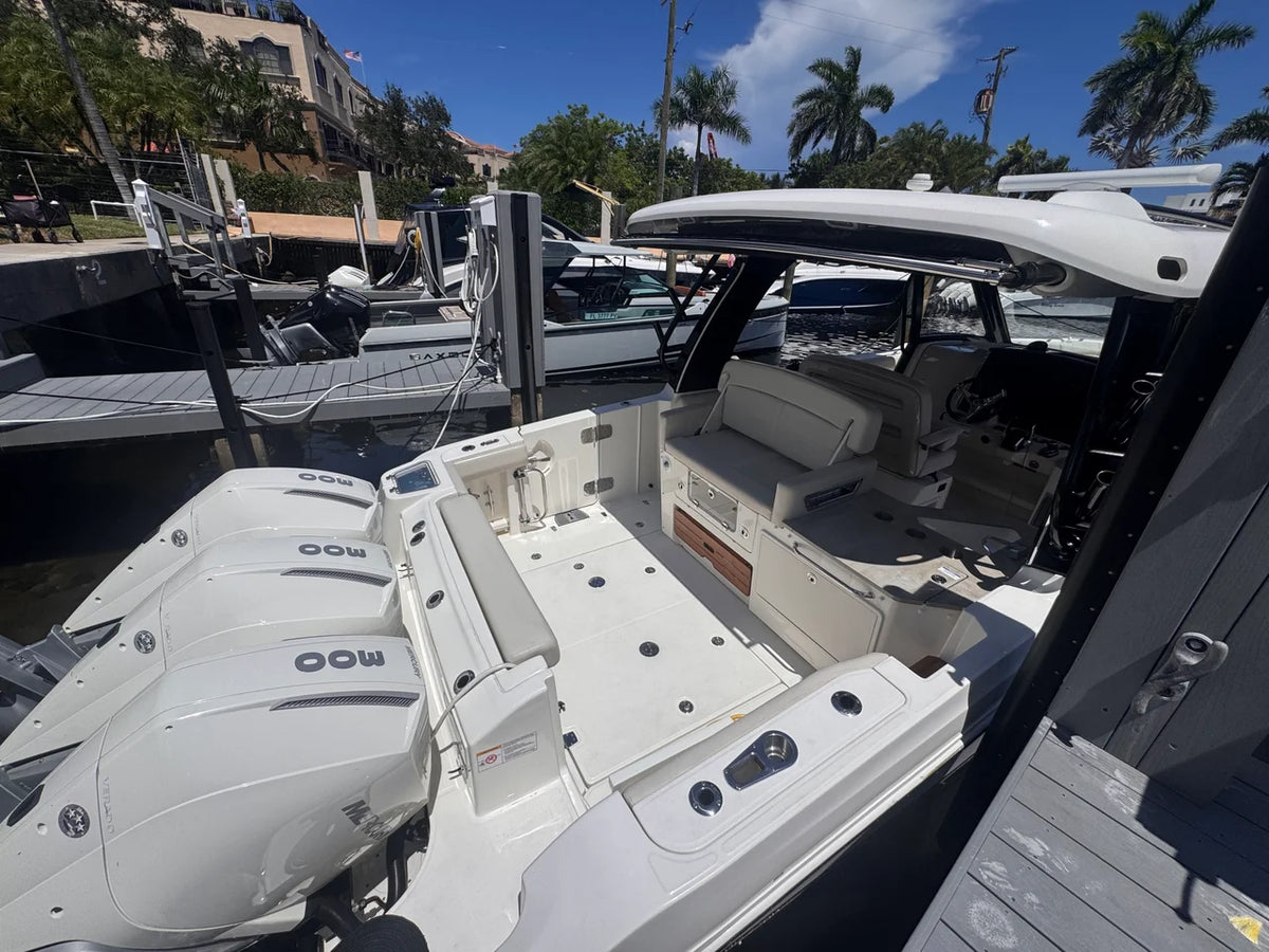 2023 Boston Whaler 350 Realm 35.0 feet, Pompano Beach, Florida #5