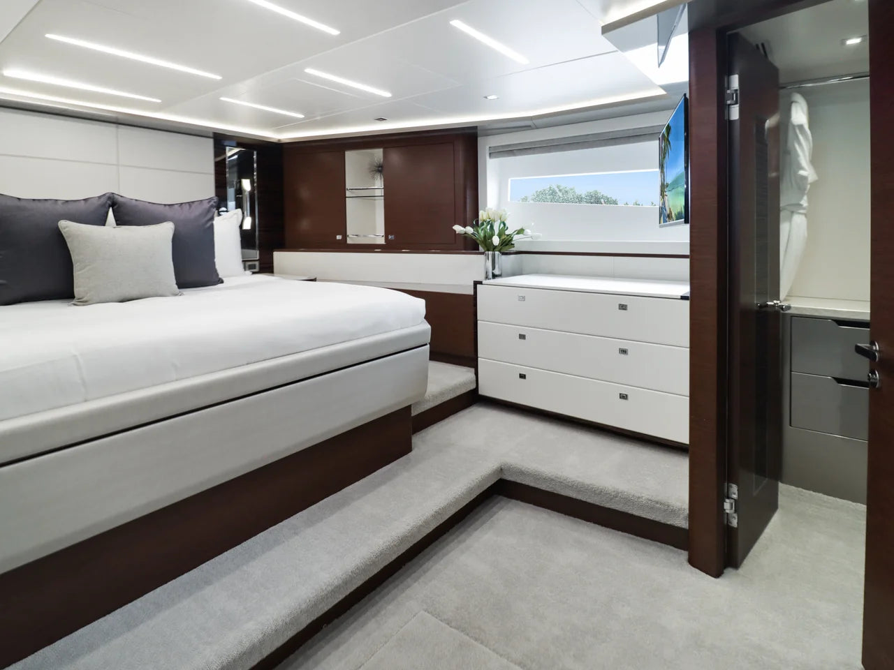 2021 Ocean Alexander 28R 90.0 feet, Wrightsville Beach, North Carolina #73