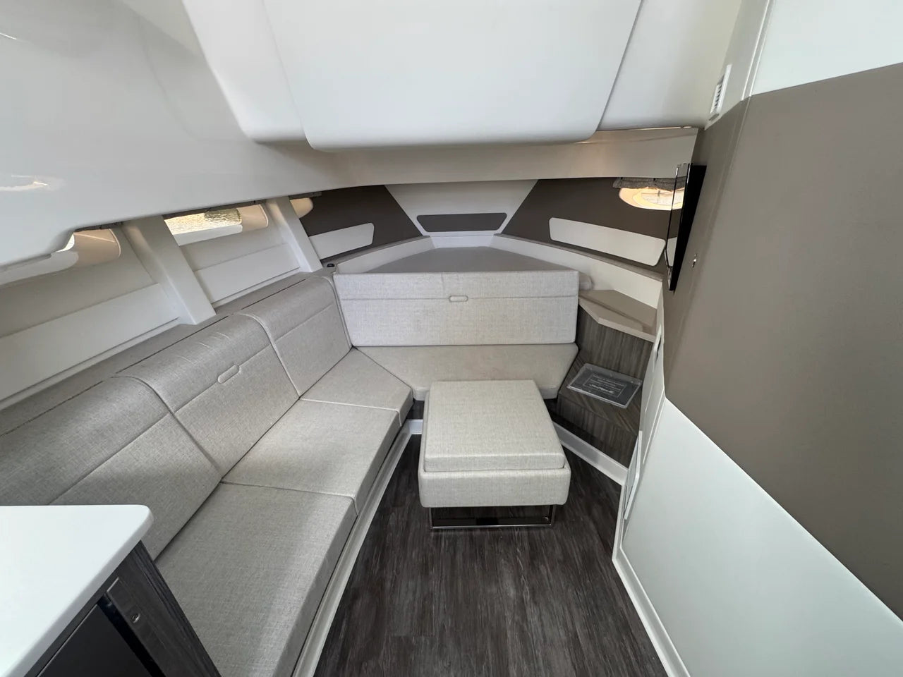 2025 Sea Ray 370 SUNDANCER OB 39.0 feet, Clearwater, Florida #30