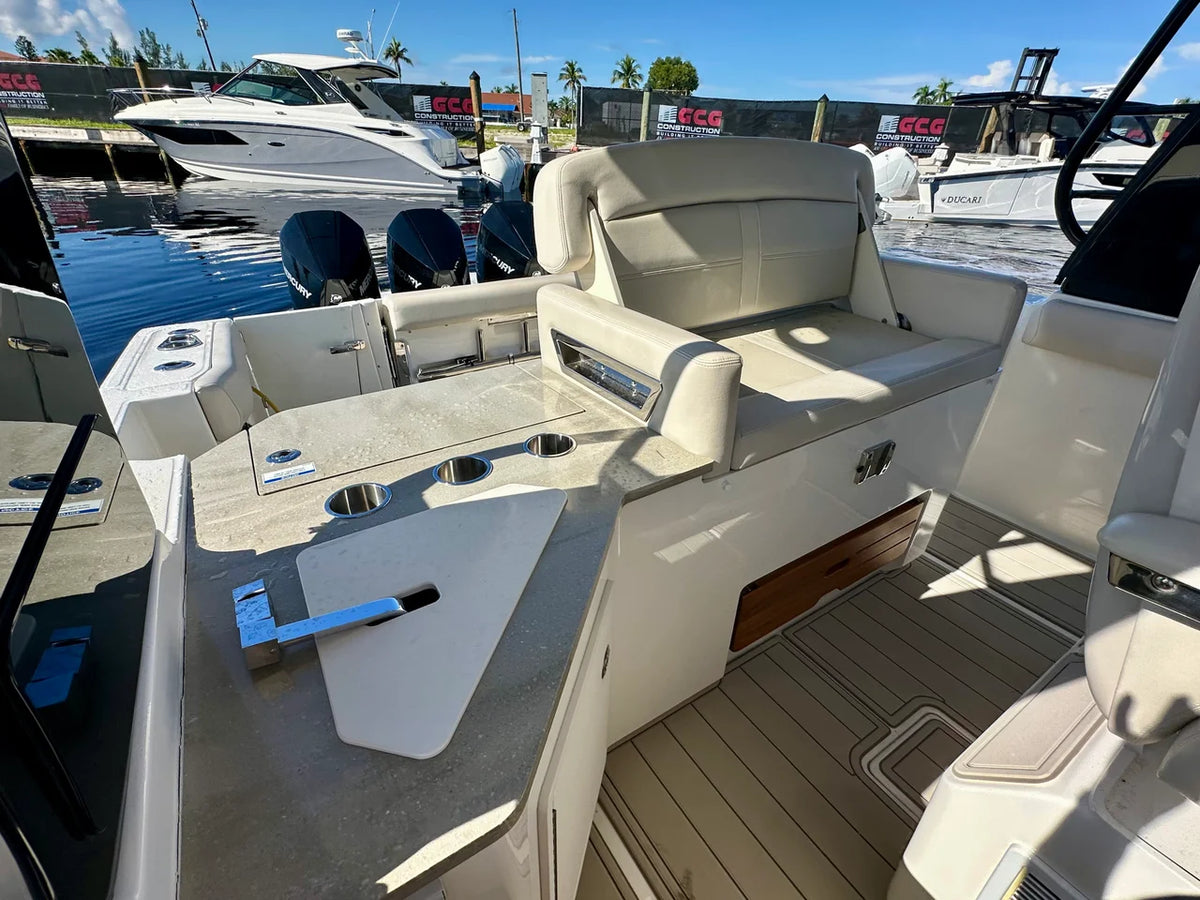 2023 Boston Whaler 350 REALM 35.0 feet, Fort Myers, FL #12
