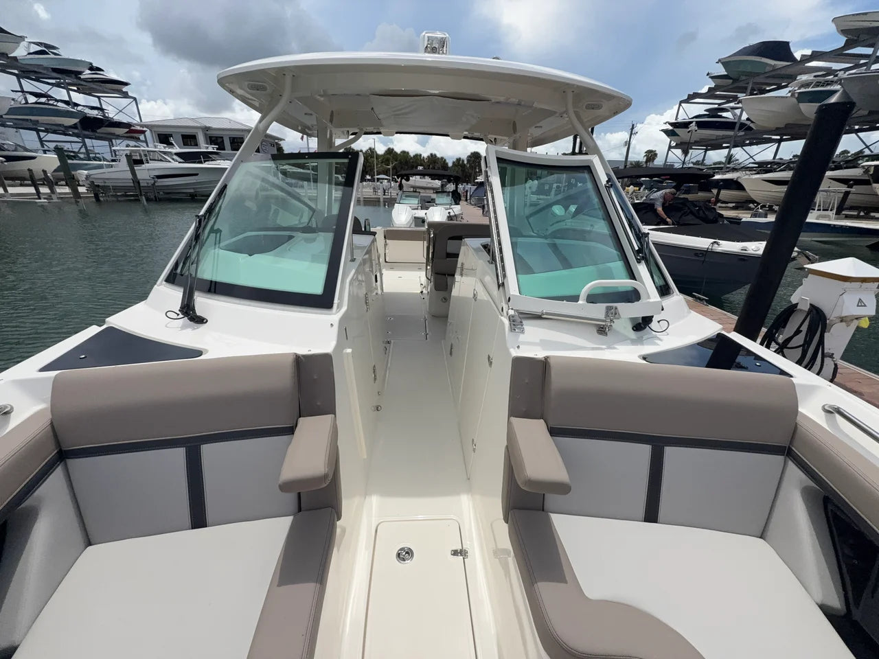 2027 Boston Whaler 330 Vantage 33.0 feet, Sarasota, FL #10