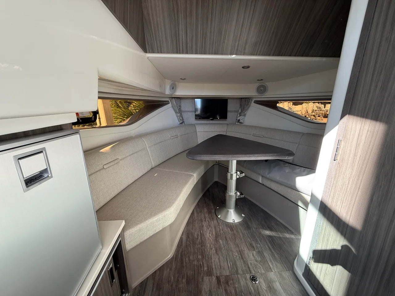 2027 Sea Ray Sundancer 320 Outboard 32.0 feet, Sarasota, FL #16