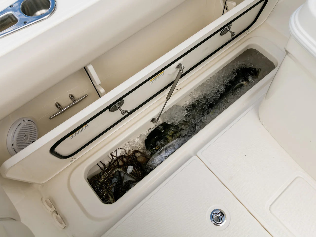 2027 Boston Whaler 250 Outrage 25.0 feet, Key Largo, FL #10