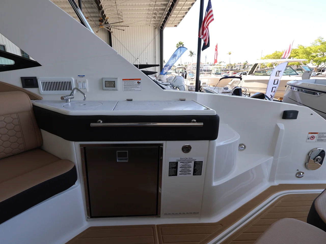 2026 Sea Ray Sundancer 320 Outboard 32.0 feet, Naples, Florida #12