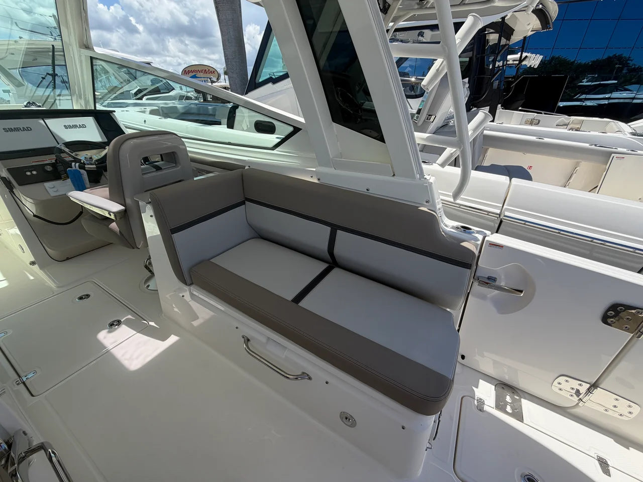 2027 Boston Whaler 330 Vantage 33.0 feet, Stuart, Florida #12