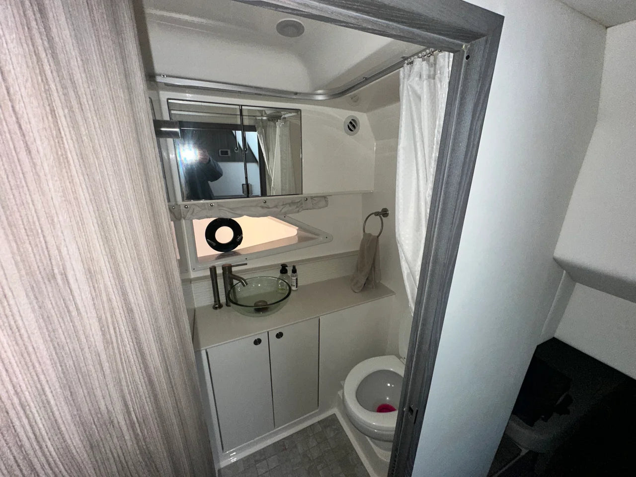2024 Sea Ray 320 SUNDANCER OUTBOARD 32.0 feet, Danvers, Massachusetts #23