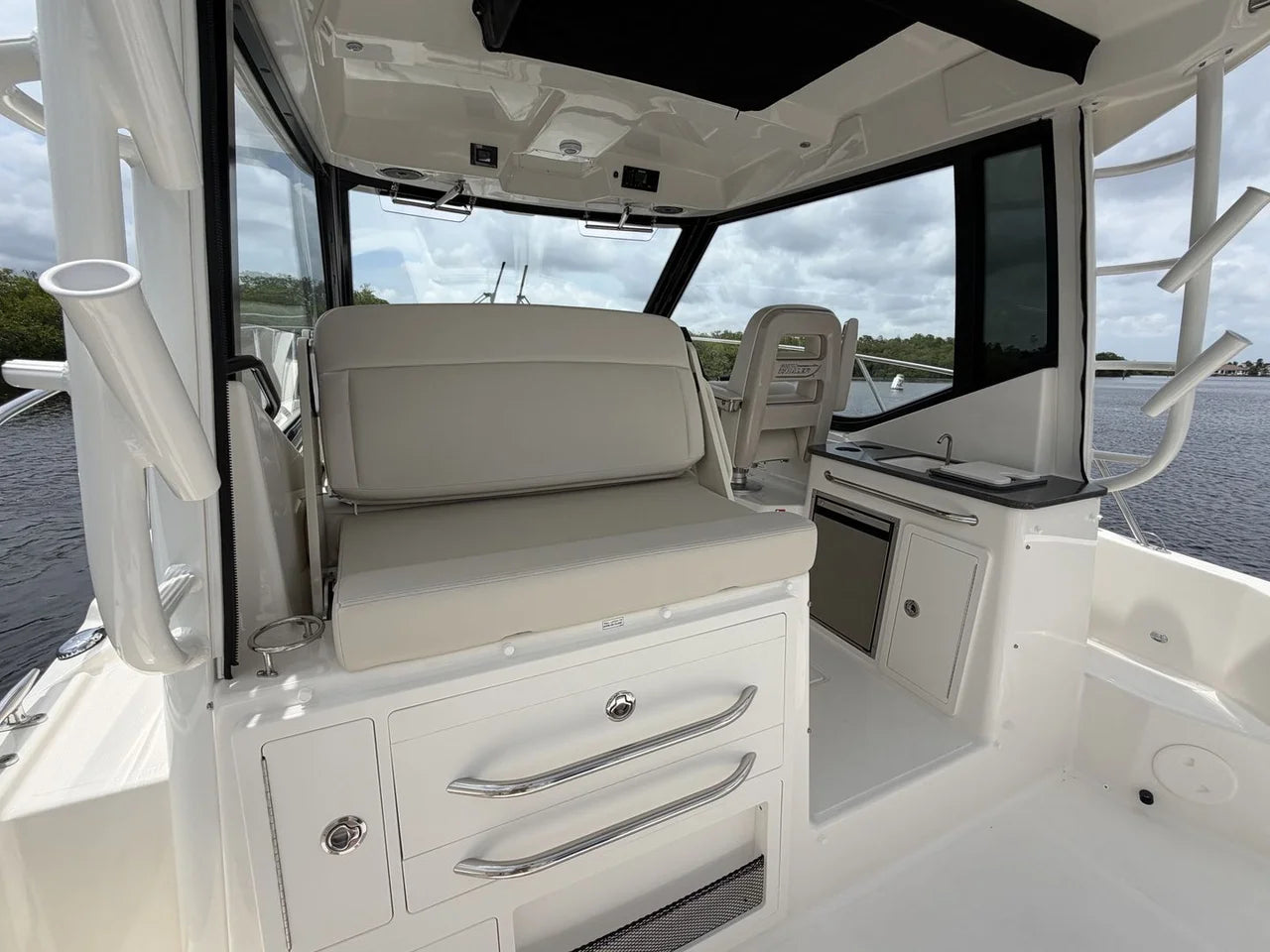 2027 Boston Whaler 325 Conquest 32.0 feet, Fort Myers, FL #14