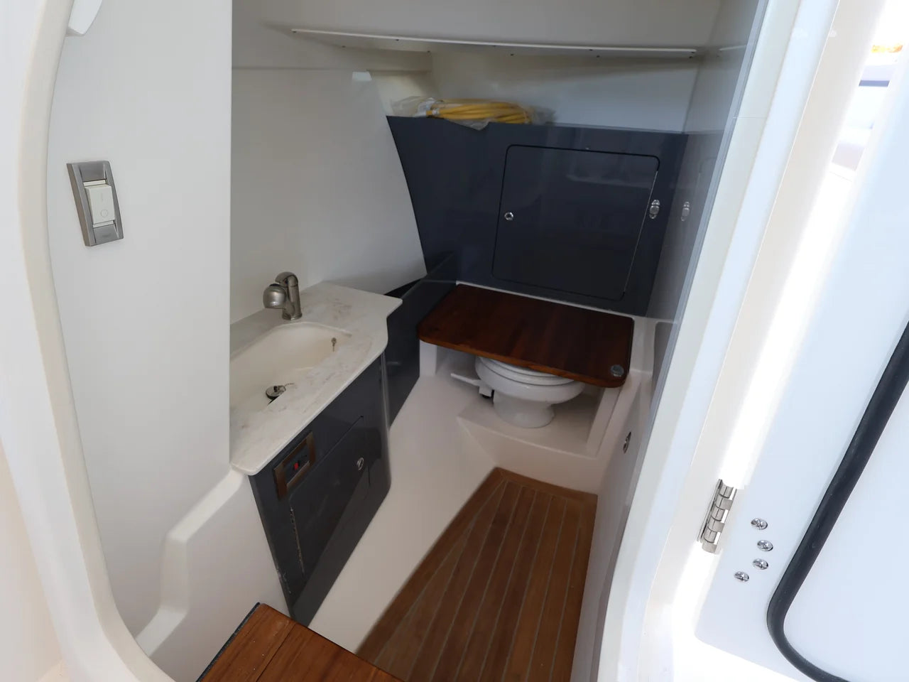 2026 Boston Whaler 330 Vantage 33.0 feet, Naples, Florida #25