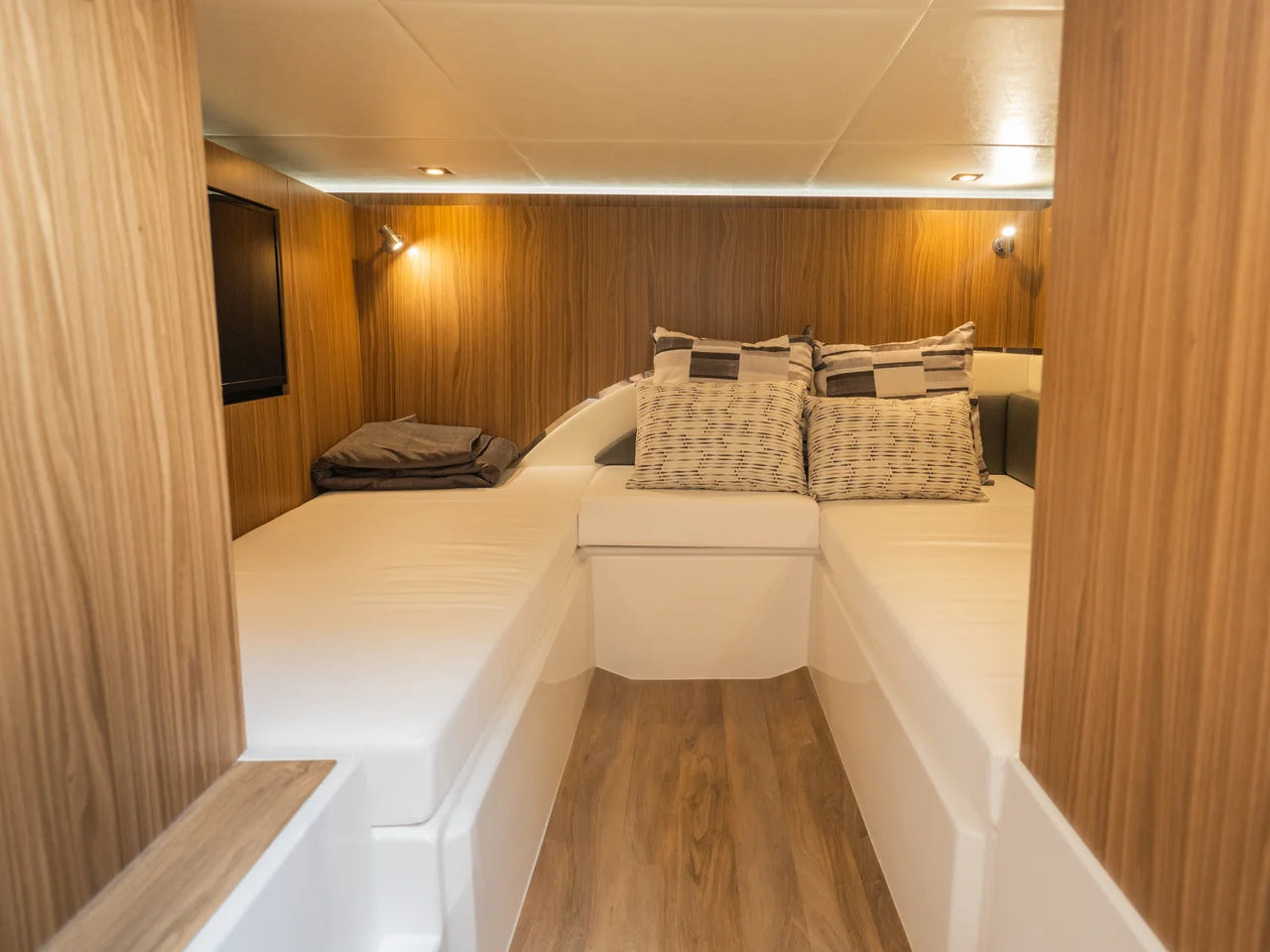 2026 Cruisers Yachts 50GLS OB 50.0 feet, Grasonville, MD #75