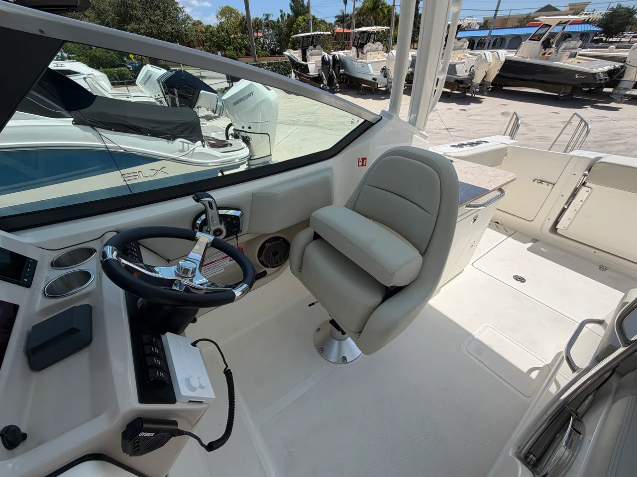 2027 Boston Whaler 240 Vantage 24.0 feet, Stuart, Florida #25
