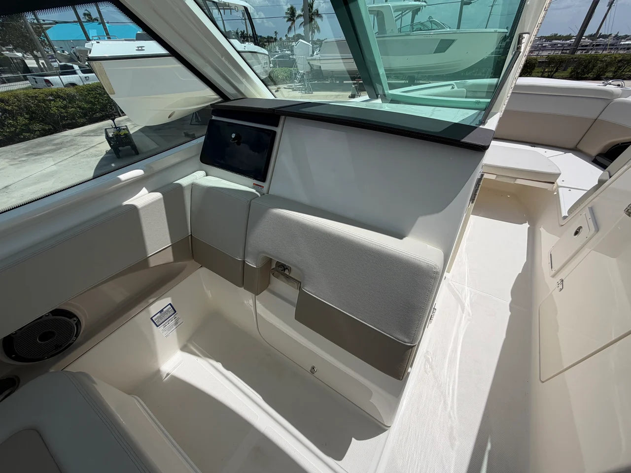 2027 Boston Whaler 280 Vantage 28.0 feet, Stuart, Florida #28