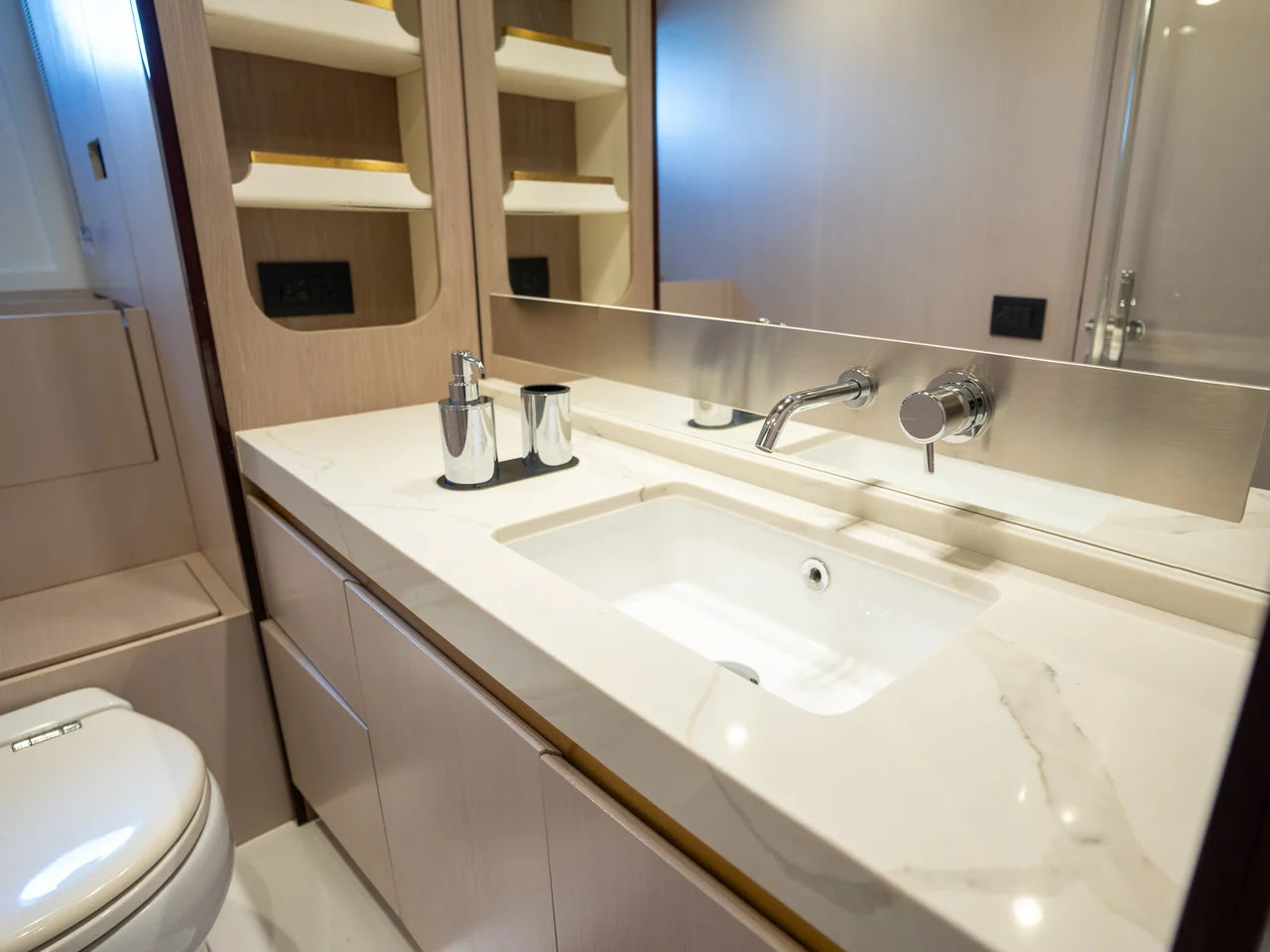 2018 Azimut 60 Flybridge 60.0 feet, Miami, FL #36