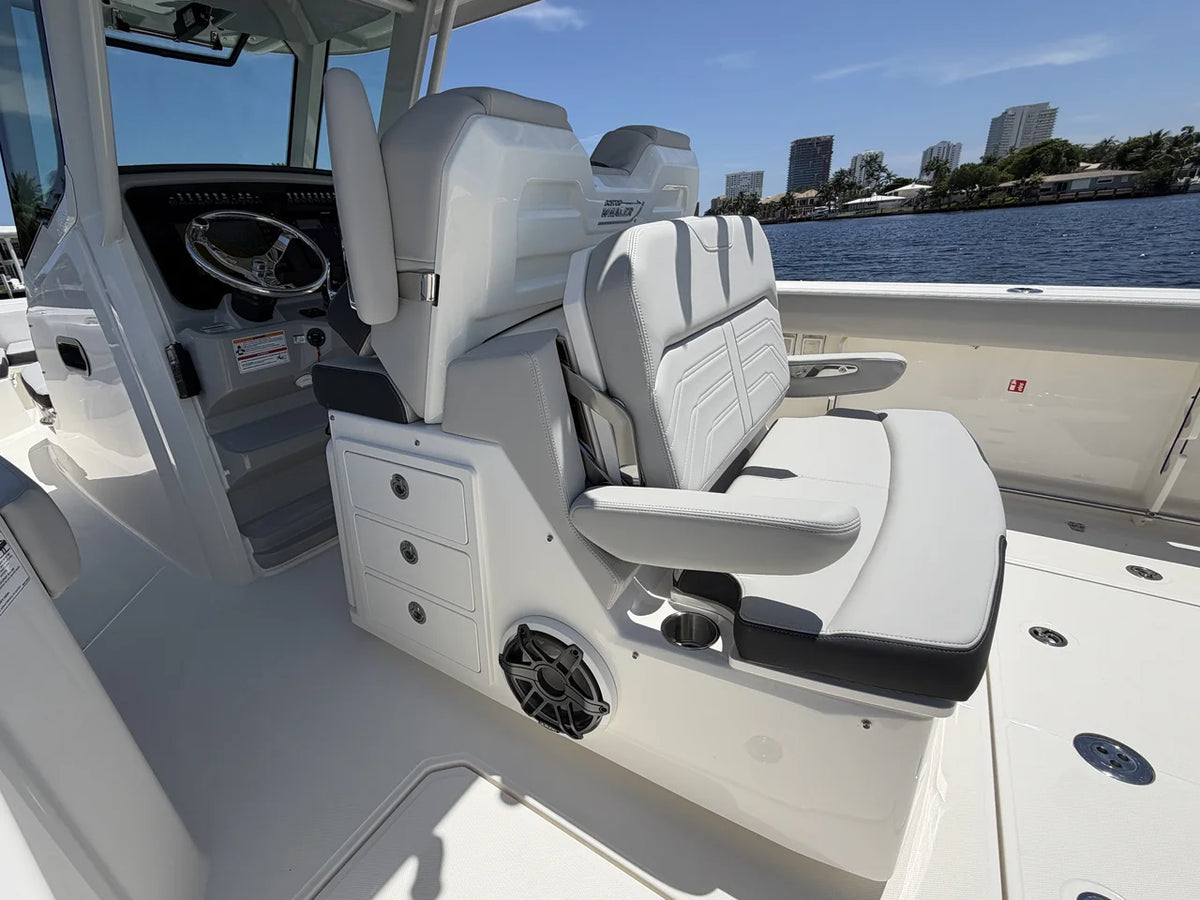 2026 Boston Whaler 330 Outrage 33.0 feet, Pompano Beach, Florida #38