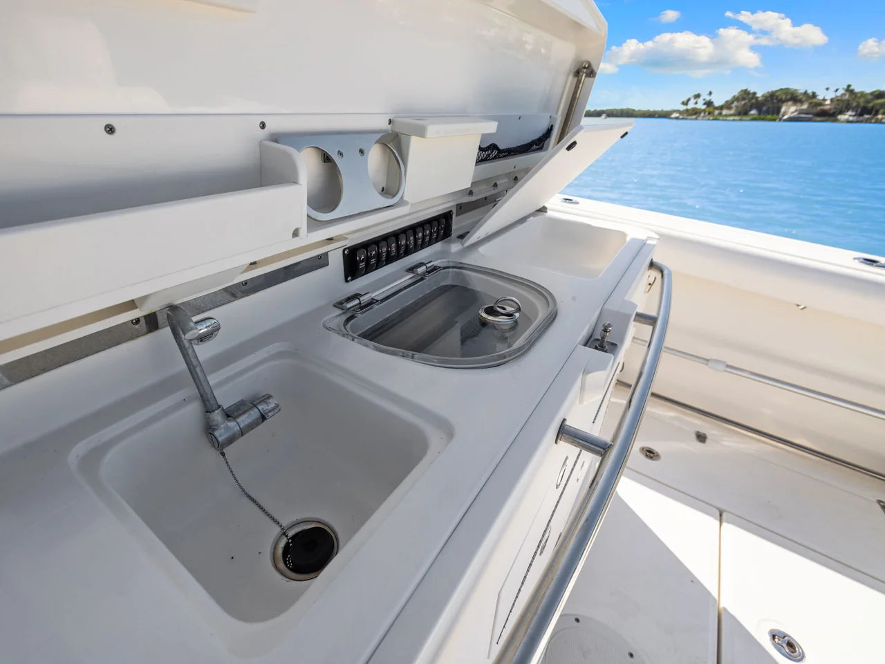 2014 Boston Whaler 350 OUTRAGE 35.0 feet, Naples, Florida #43