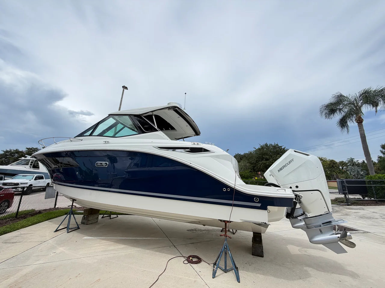 2027 Sea Ray Sundancer 320 Outboard 32.0 feet, Stuart, Florida #2