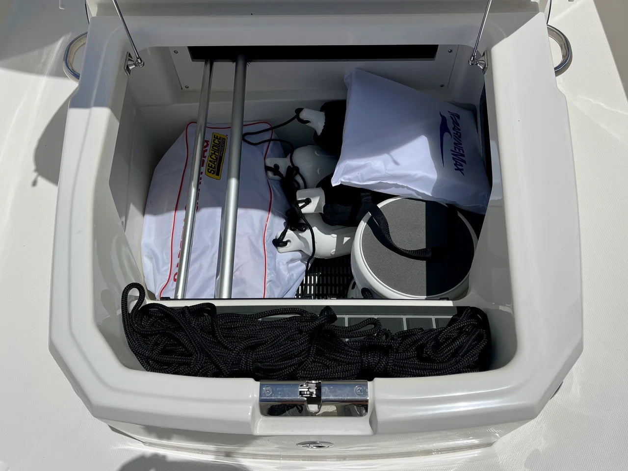 2025 Boston Whaler 250 DAUNTLESS 25.0 feet, Venice, Florida #28