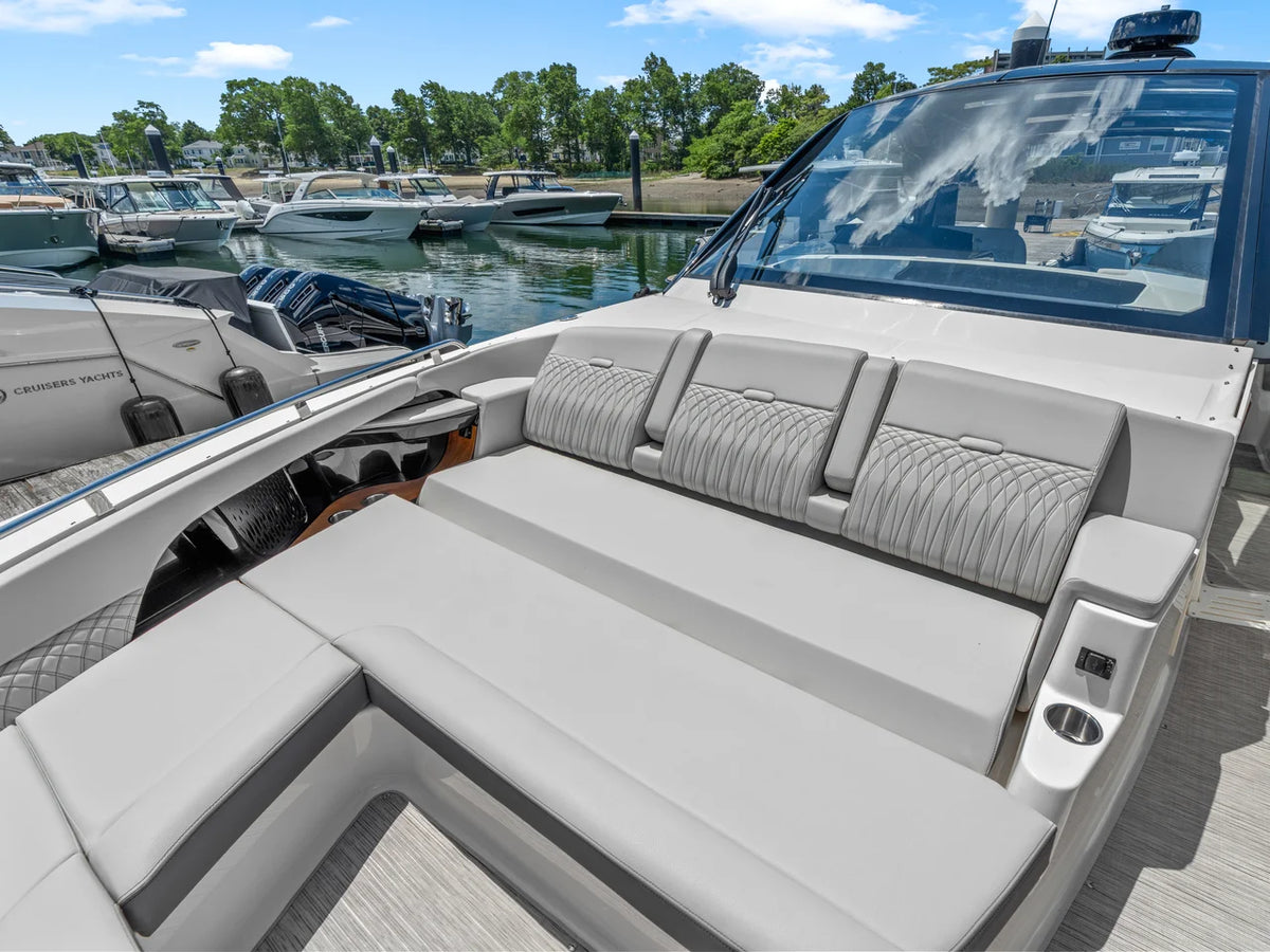 2026 Sea Ray Sundancer 370 Outboard 37.0 feet, Quincy, MA #41