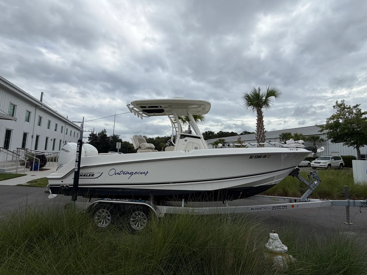 2018 Boston Whaler 230 OUTRAGE 23.0 feet, Charleston, SC #2