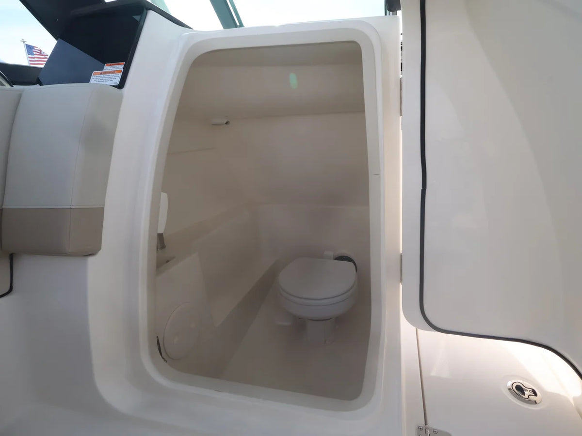 2027 Boston Whaler 240 Vantage 24.0 feet, Naples, Florida #27