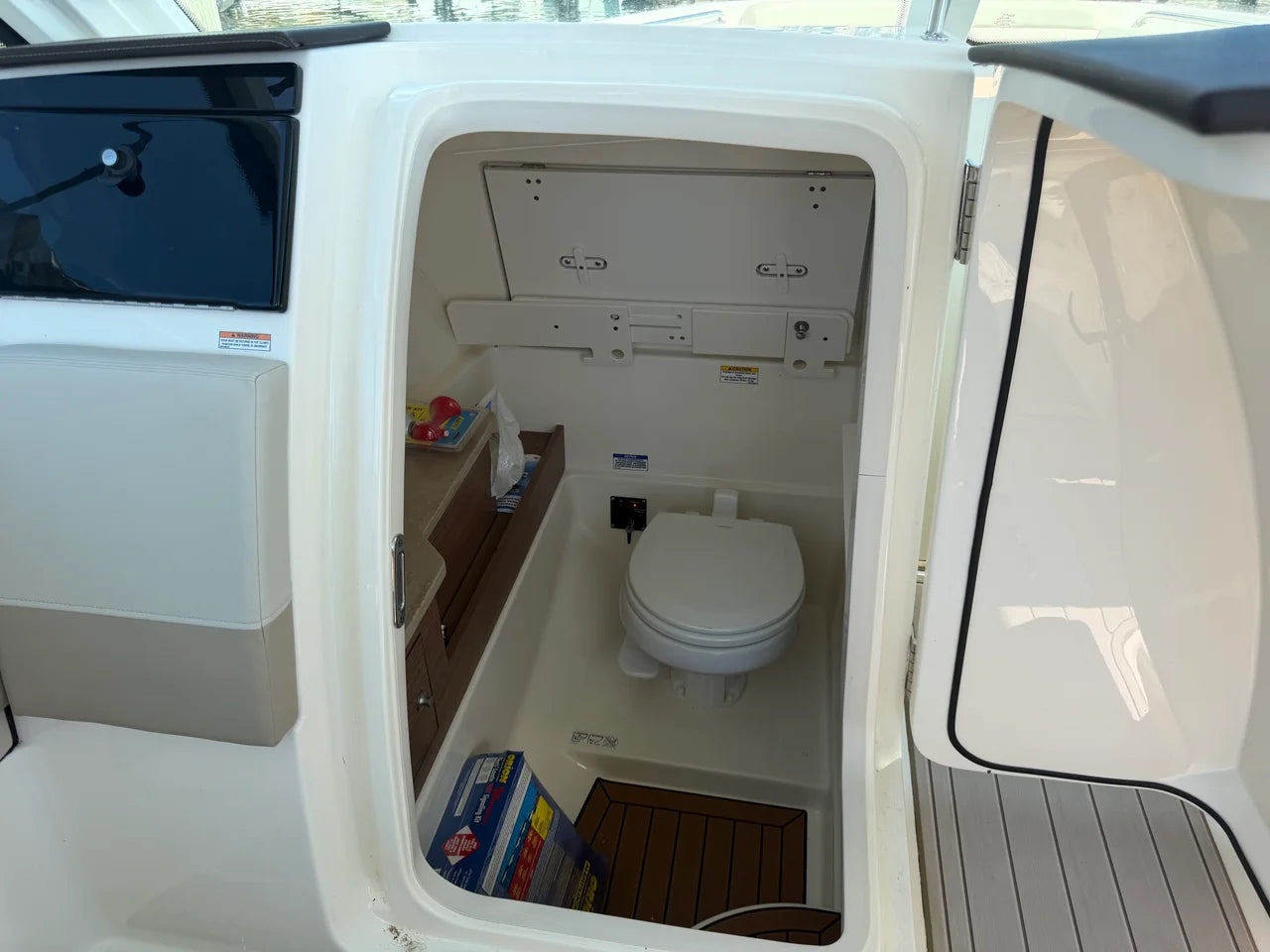 2021 Boston Whaler 280 VANTAGE 28.0 feet, Quincy, MA #22