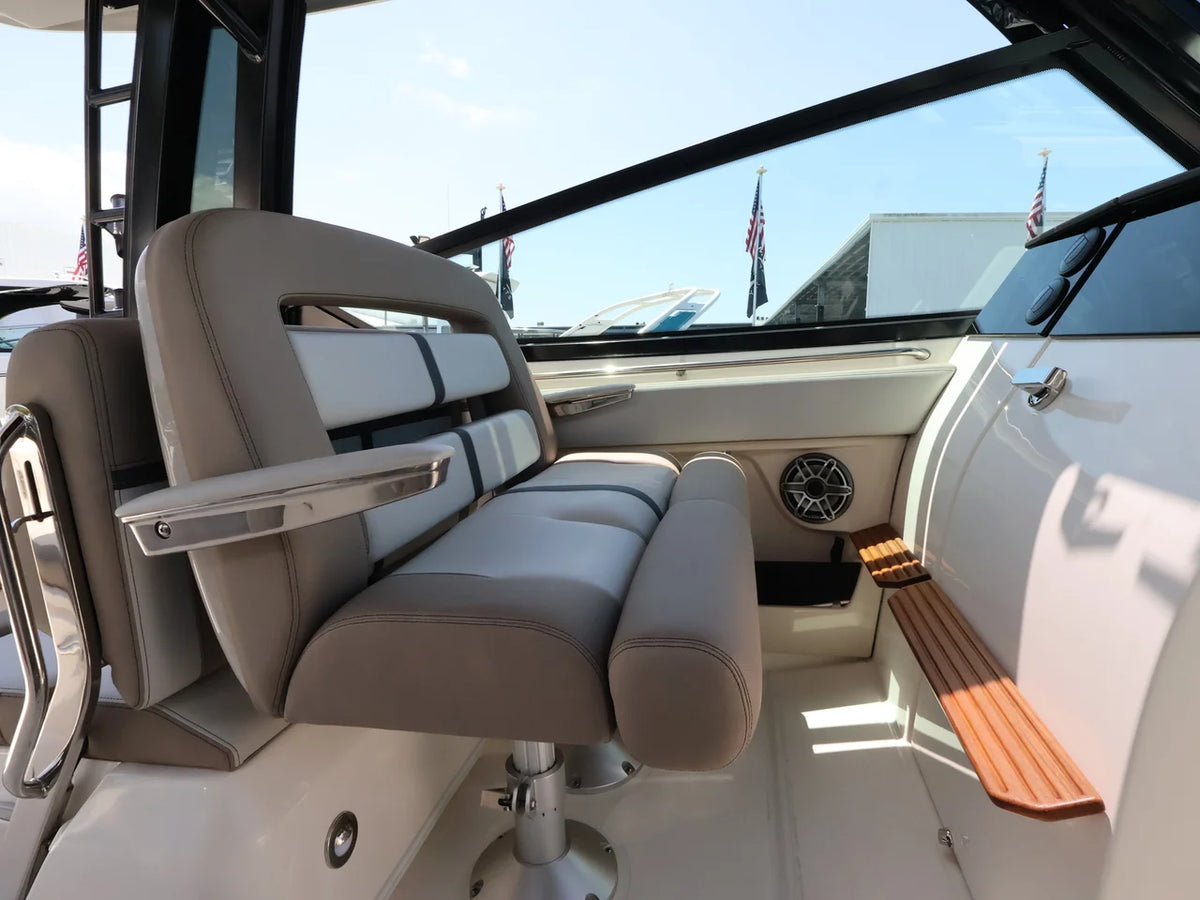 2026 Boston Whaler 330 Vantage 33.0 feet, Naples, Florida #25