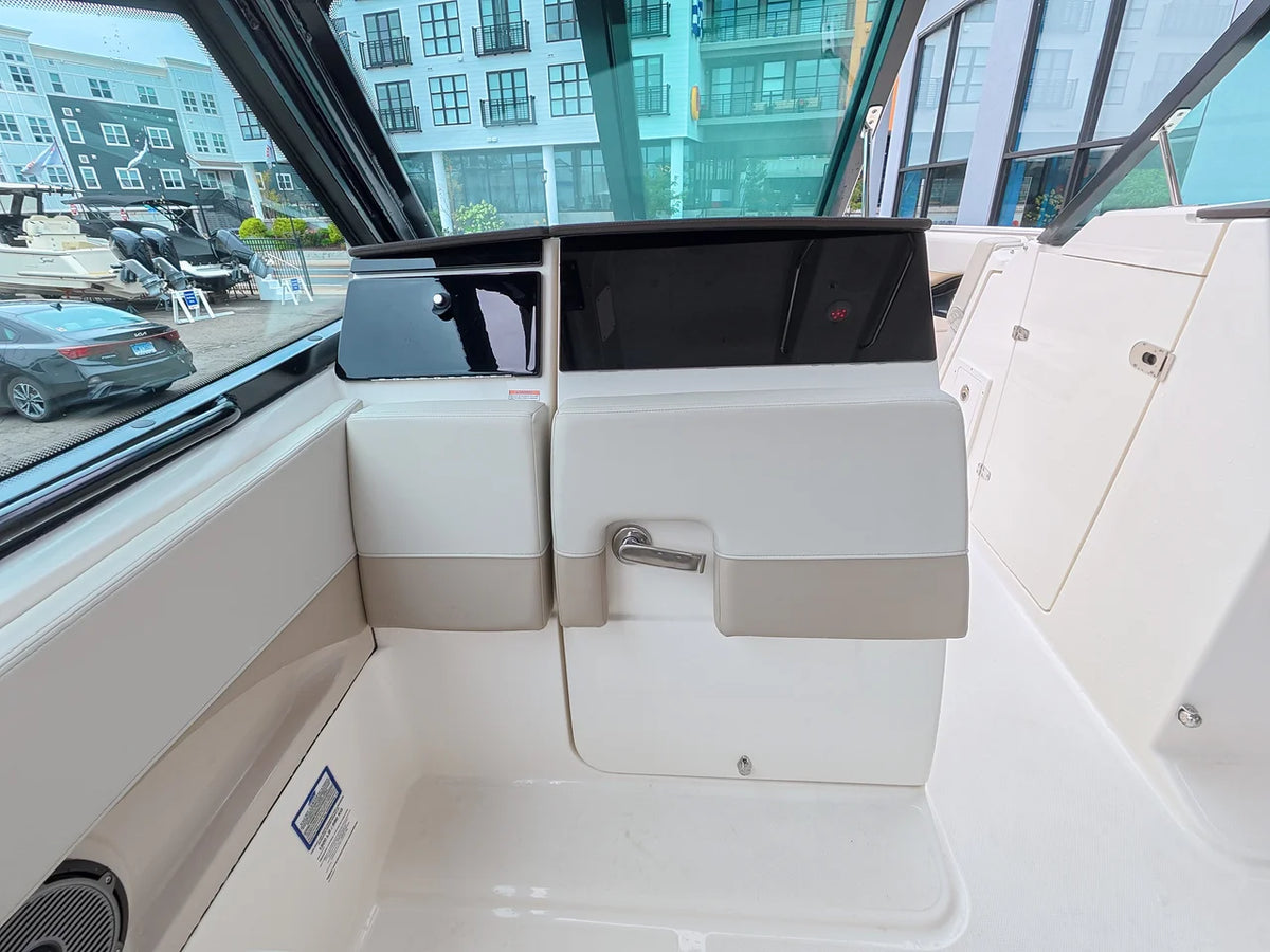 2027 Boston Whaler 280 Vantage 28.0 feet, Norwalk, Connecticut #25