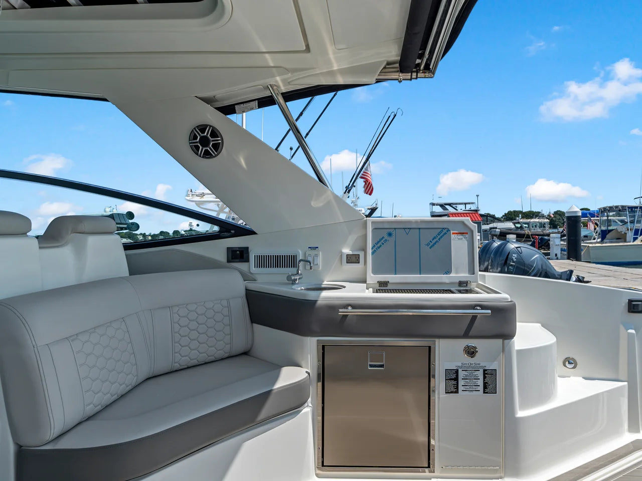 2027 Sea Ray Sundancer 320 Outboard 32.0 feet, Quincy, MA #14