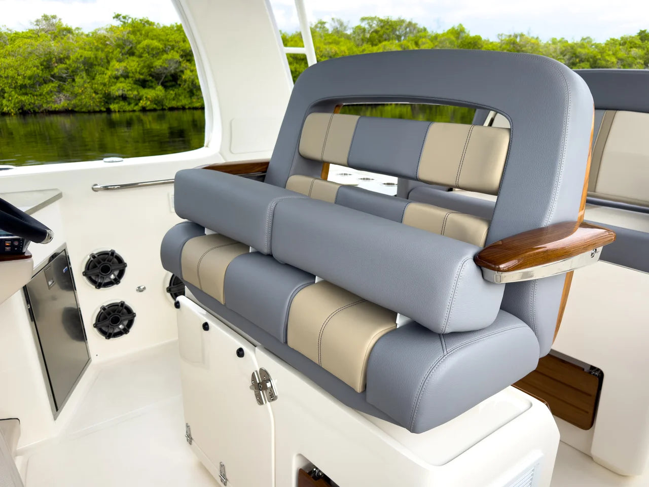 2026 Boston Whaler 350 Realm 35.0 feet, Fort Myers, Florida #12
