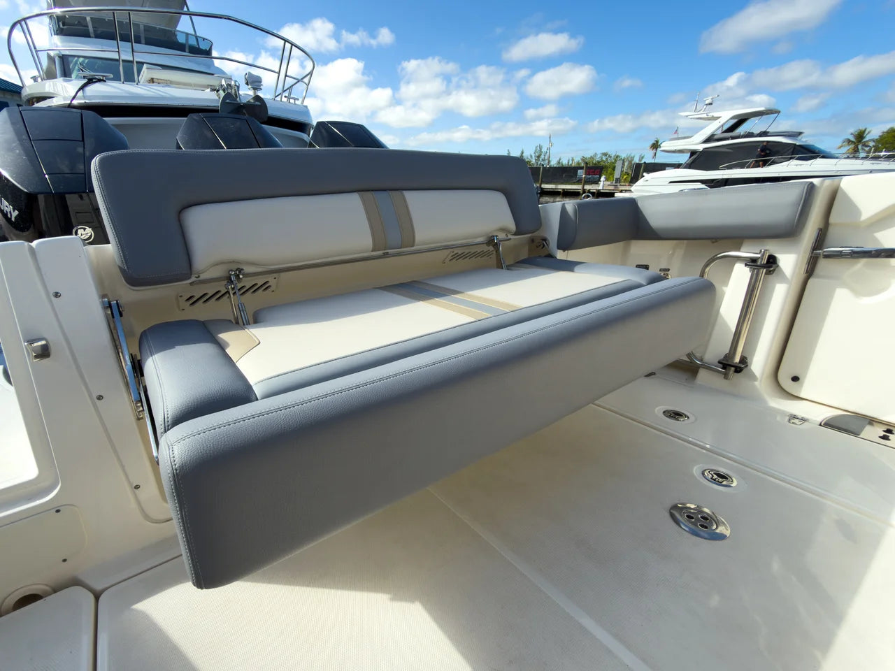 2025 Boston Whaler 350 REALM 35.0 feet, Fort Myers, FL #22