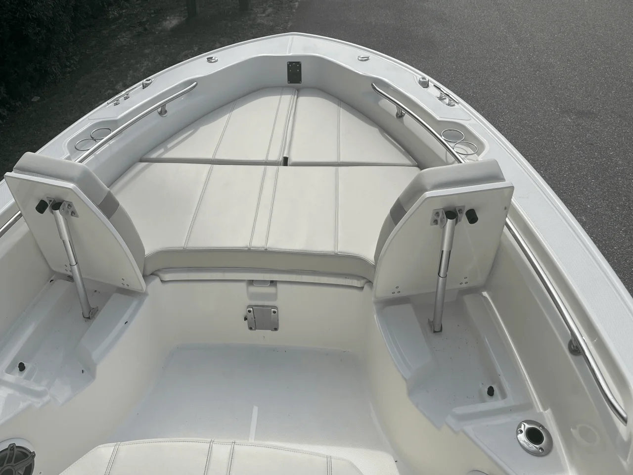 2025 Boston Whaler 250 Dauntless 25.0 feet, Charleston, SC #11