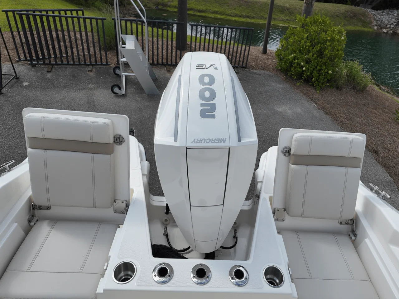 2025 Boston Whaler 220 Dauntless 22.0 feet, Charleston, SC #9
