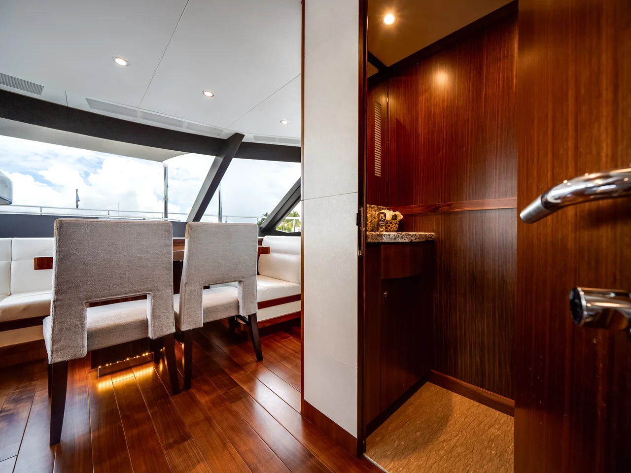 2016 Ocean Alexander 90 SKY LOUNGE 90.0 feet, Ft Lauderdale, FL #25