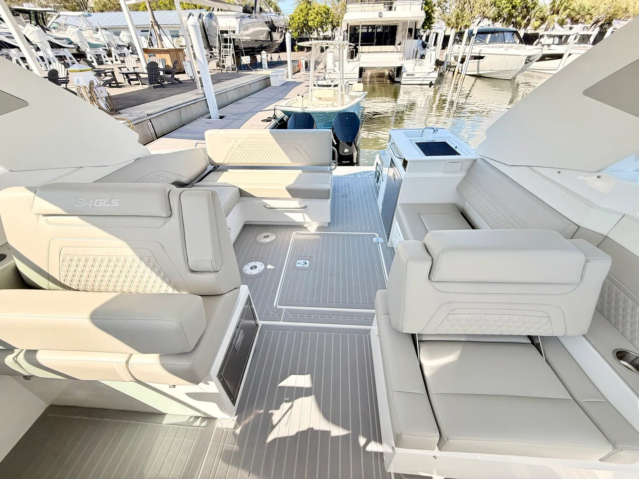2026 Cruisers Yachts 34 GLS Outboard 34.0 feet, St Petersburg, FL #50