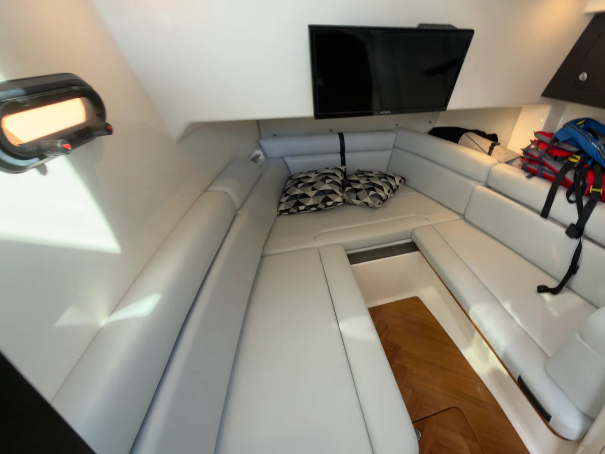 2025 Boston Whaler 350 REALM 35.0 feet, Greenwich, CT #44