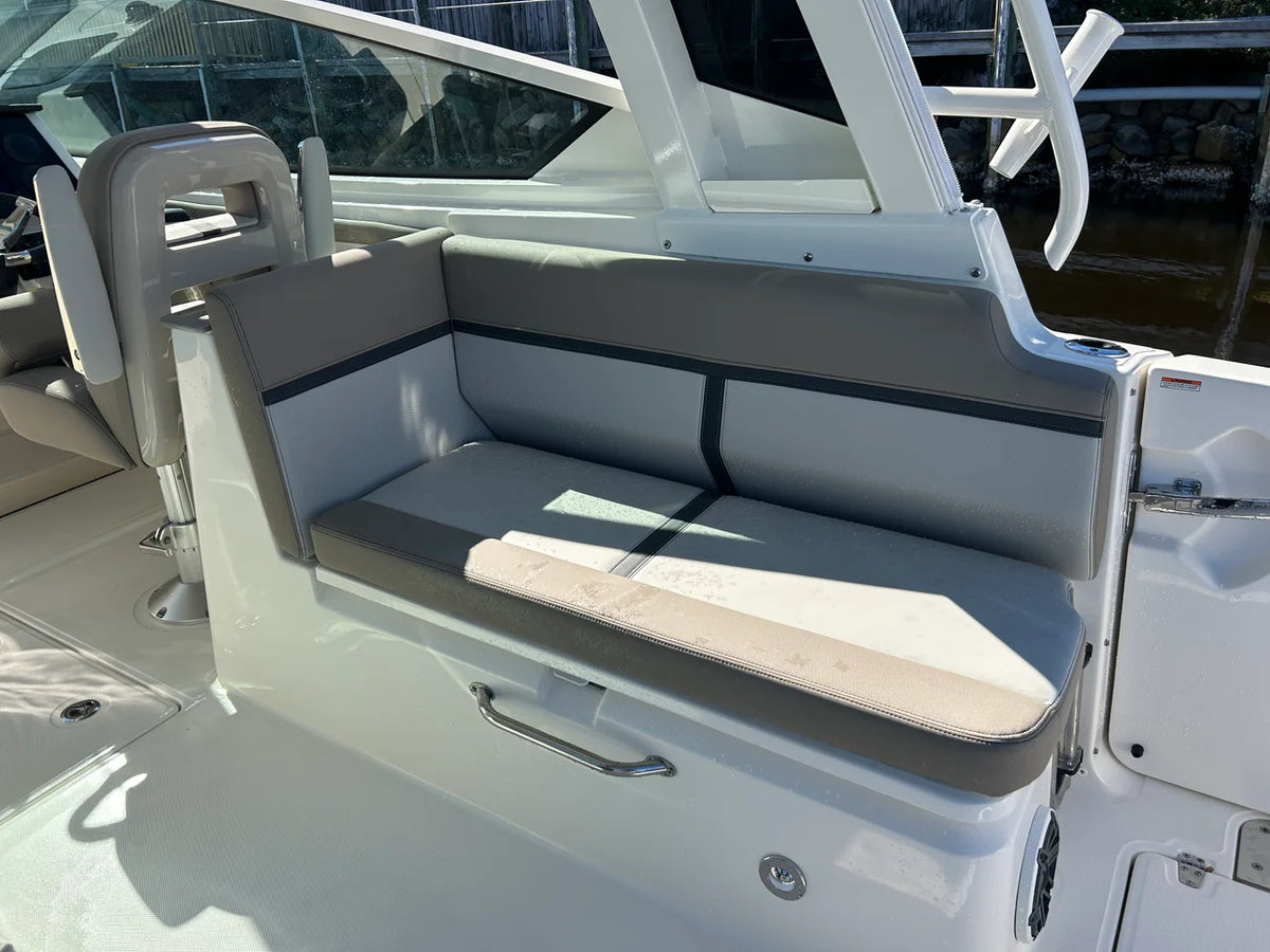 2027 Boston Whaler 330 Vantage 33.0 feet, Pensacola, Florida #13