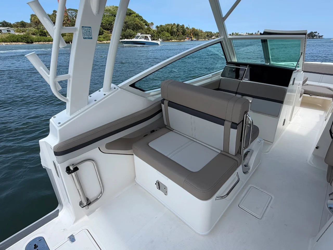 2026 Boston Whaler 280 Vantage 28.0 feet, Jupiter, Florida #15