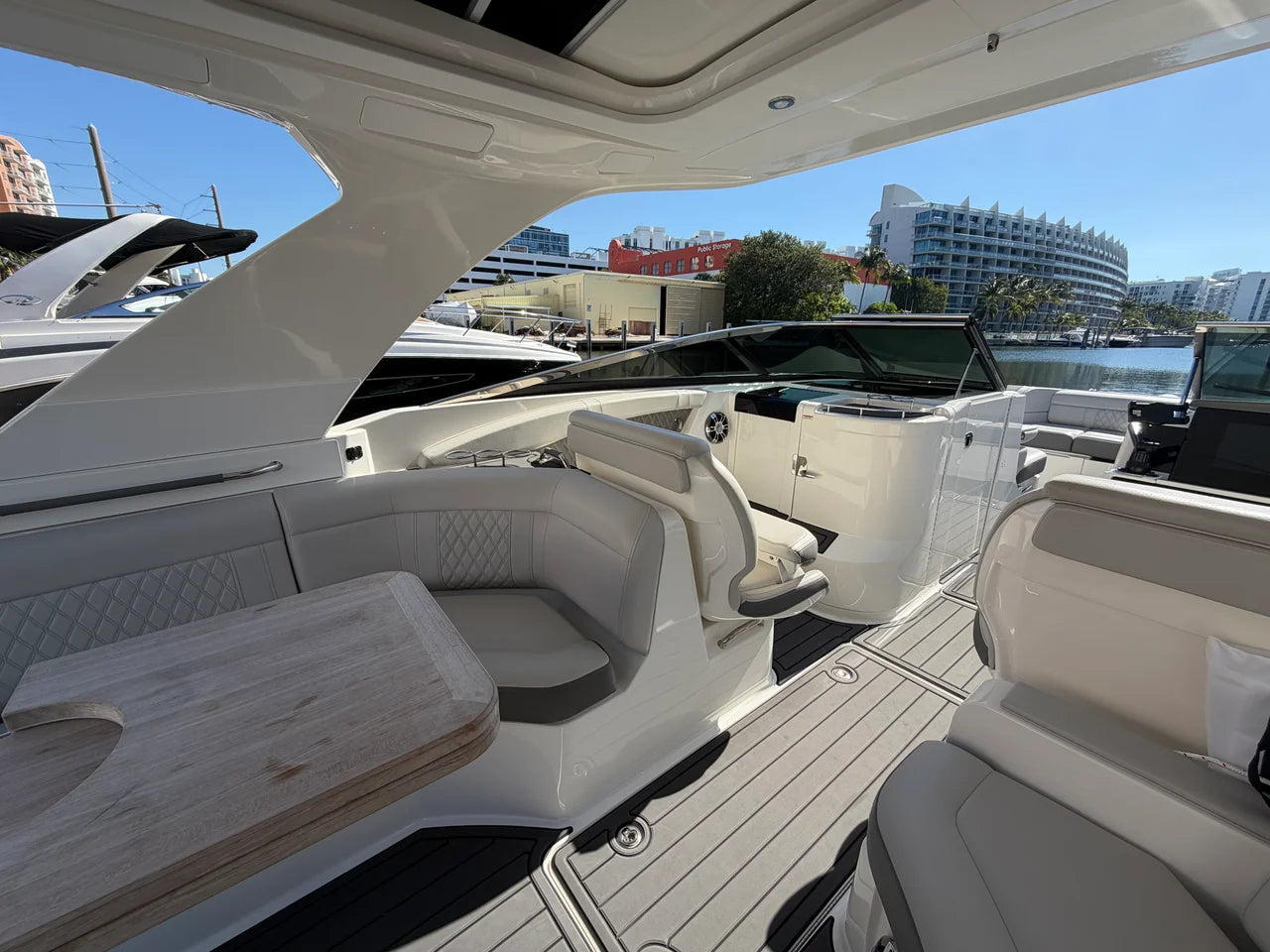 2023 Sea Ray 350 SLX OB 38.0 feet, North Miami, FL #60